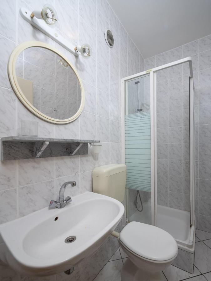 Germania Rooms & Apartments Целина Стая снимка