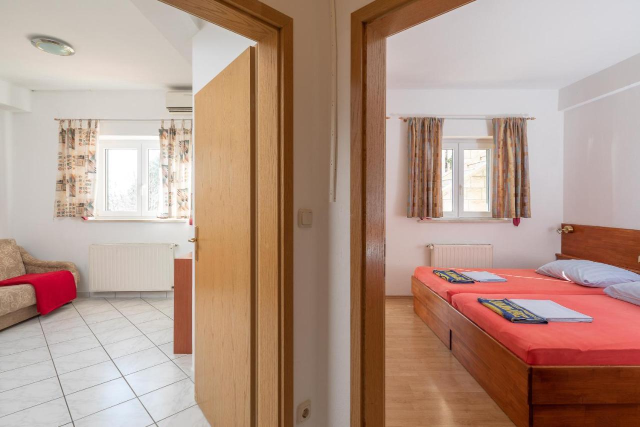 Germania Rooms & Apartments Целина Екстериор снимка