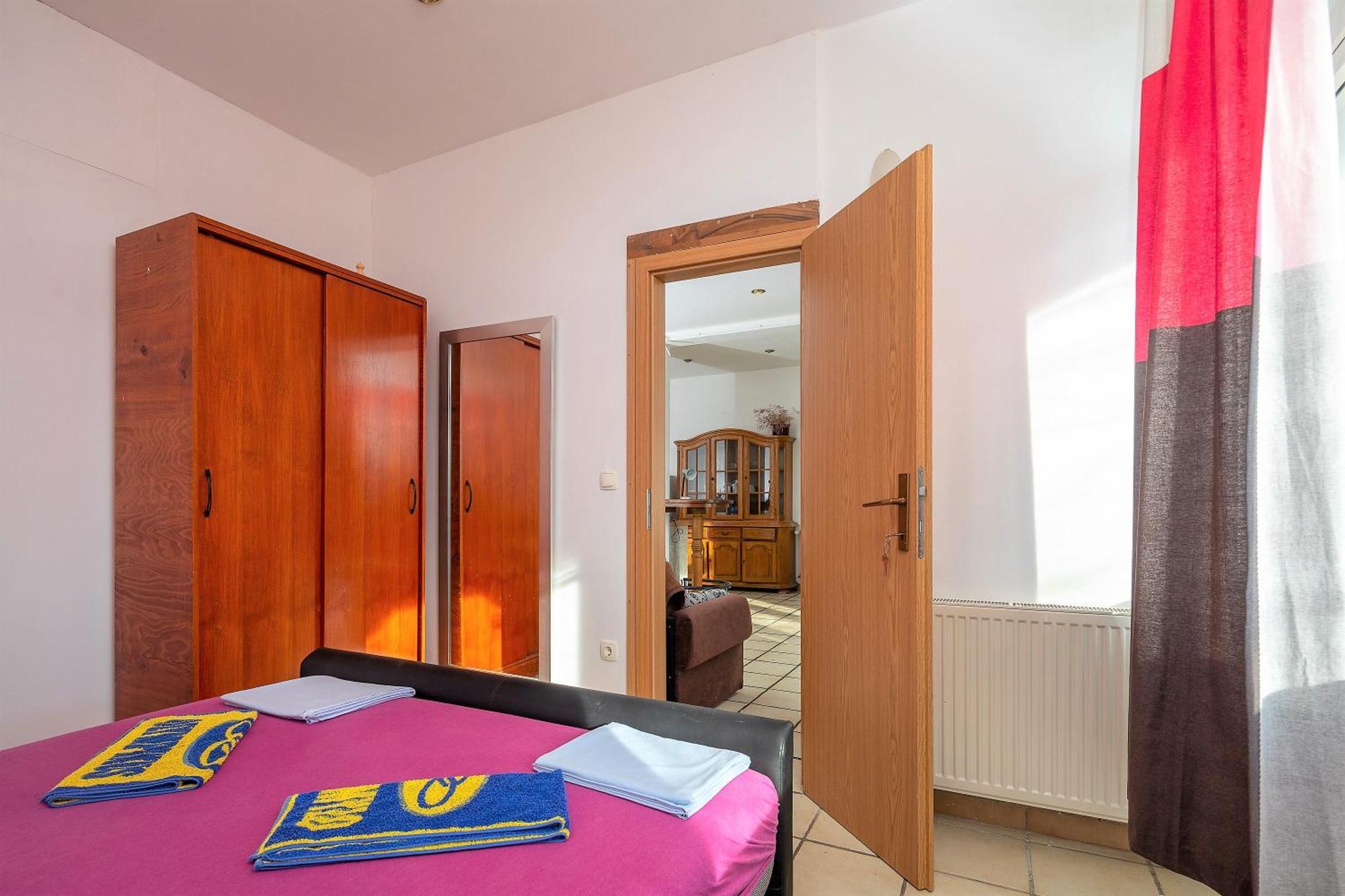 Germania Rooms & Apartments Целина Стая снимка