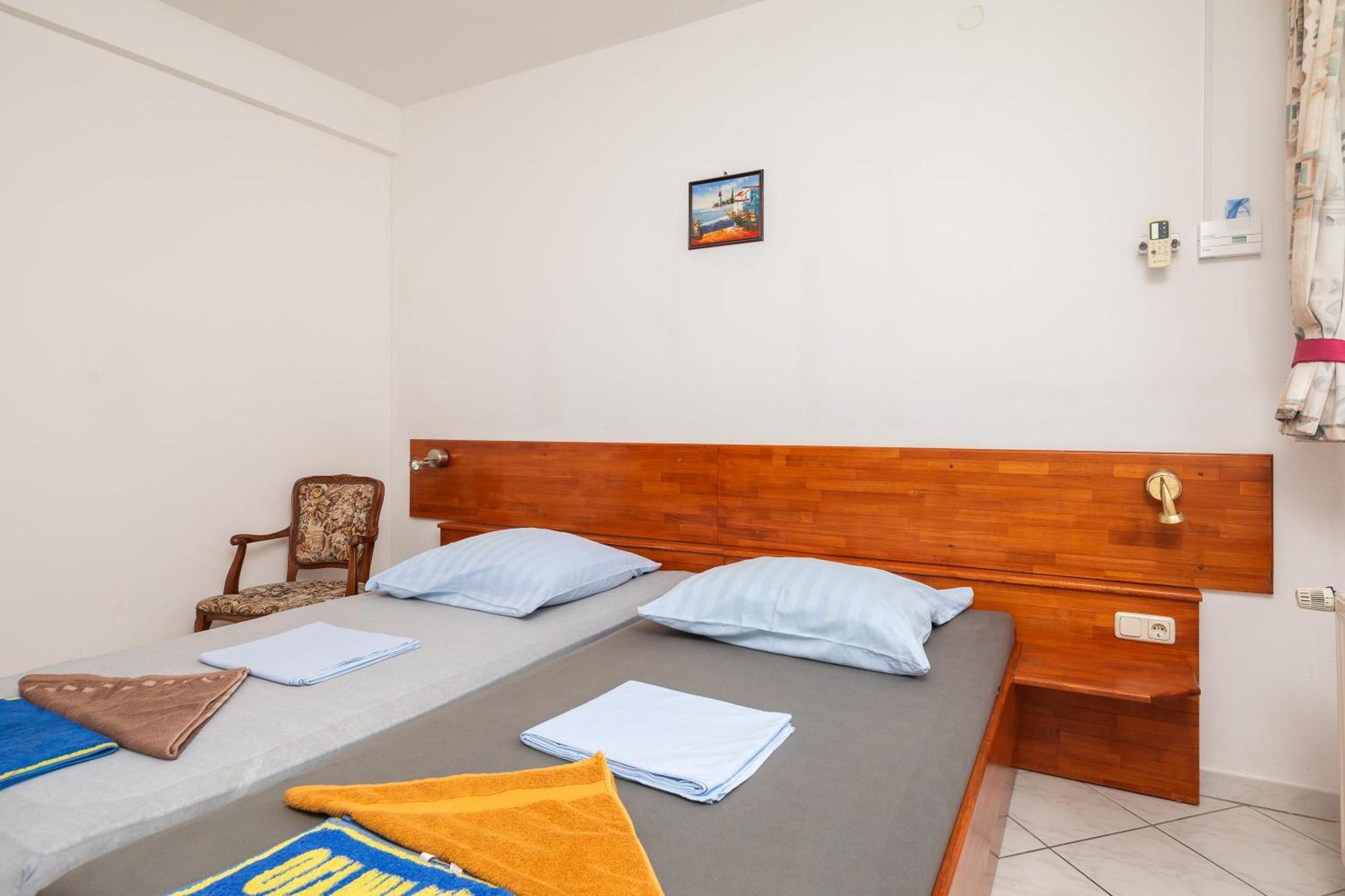 Germania Rooms & Apartments Целина Екстериор снимка