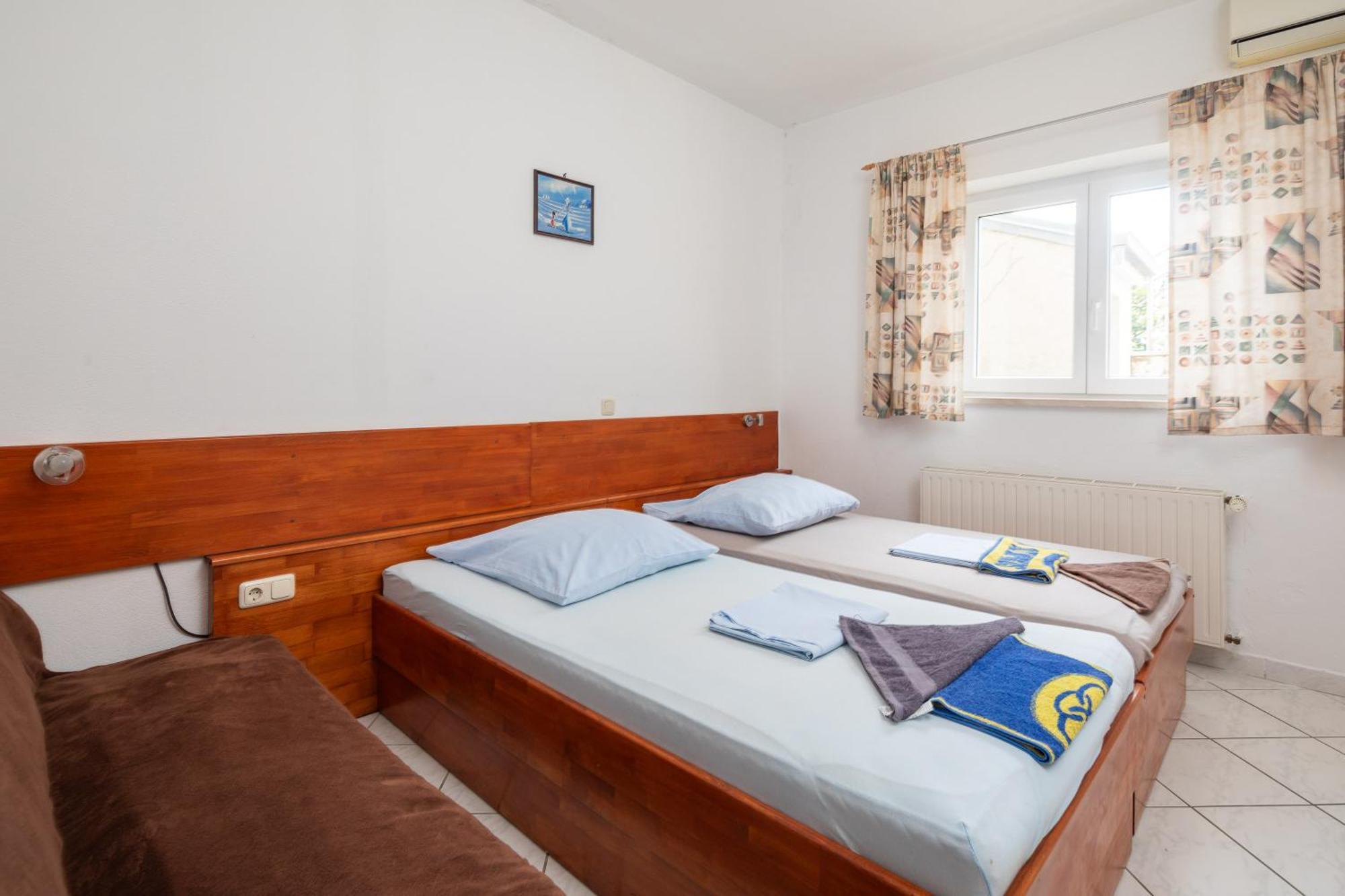 Germania Rooms & Apartments Целина Екстериор снимка